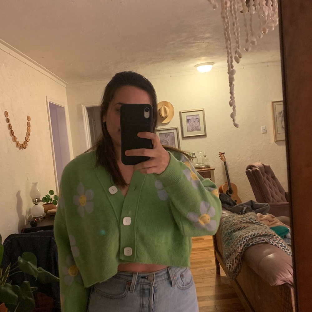 Green sweater/cardigan with flowers